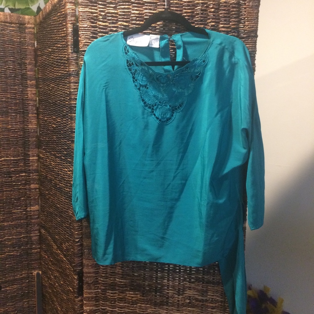 Vintage 70’s Shapely Blouse